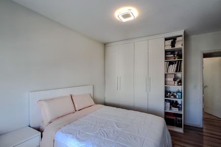 Apartamento à venda com 178m², 4 quartos e 3 vagas Apartamento à venda com 178m², 4 quartos e 3 vagasQuarto 4 - Suíte