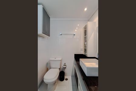 Apartamento à venda com 178m², 4 quartos e 3 vagas Apartamento à venda com 178m², 4 quartos e 3 vagasBanheiro da Suíte