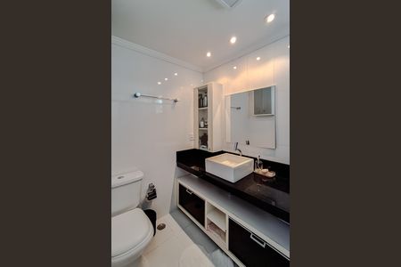 Apartamento à venda com 178m², 4 quartos e 3 vagas Apartamento à venda com 178m², 4 quartos e 3 vagasBanheiro da Suíte