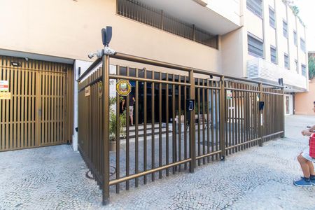 Apartamento à venda com 140m², 3 quartos e 1 vaga Apartamento à venda com 140m², 3 quartos e 1 vagaFachada
