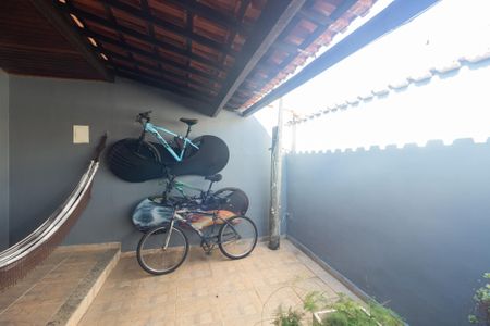 Casa à venda com 188m², 2 quartos e 3 vagasVaranda