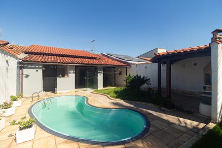 Casa à venda com 188m², 2 quartos e 3 vagasQuintal