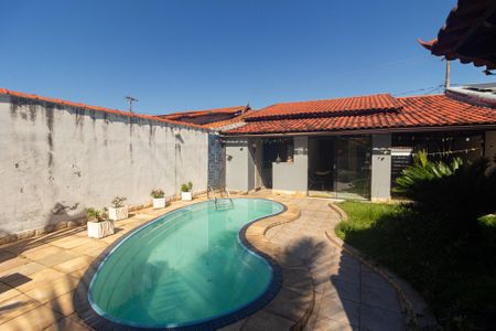 Casa à venda com 188m², 2 quartos e 3 vagasPiscina