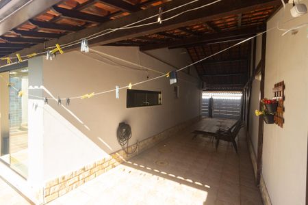 Garagem de casa à venda com 2 quartos, 188m² em Campo Grande, Rio de Janeiro