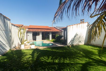 Casa à venda com 188m², 2 quartos e 3 vagasQuintal
