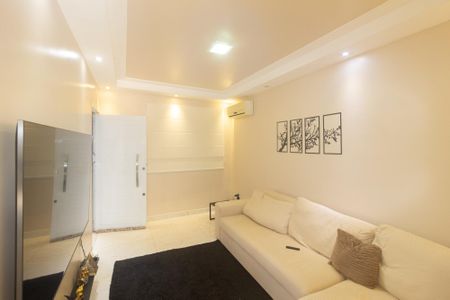 Casa à venda com 188m², 2 quartos e 3 vagasSala