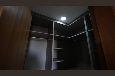 Apartamento para alugar com 100m², 2 quartos e 1 vagaCloset