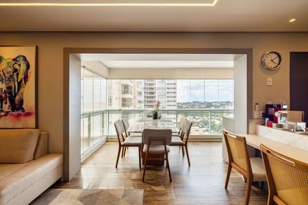 Apartamento à venda com 119m², 3 quartos e 3 vagas Apartamento à venda com 119m², 3 quartos e 3 vagasSala