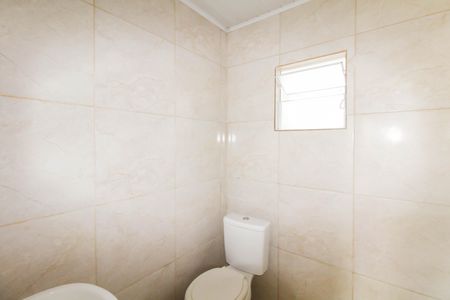 Banheiro de kitnet/studio para alugar com 1 quarto, 25m² em Harmonia, Canoas