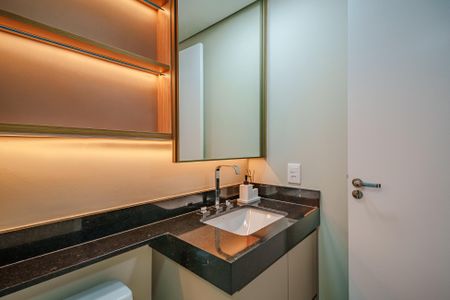 Banheiro de kitnet/studio à venda com 1 quarto, 25m² em Butantã, São Paulo