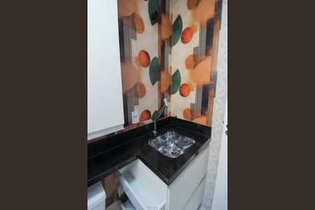 Banheiro de apartamento à venda com 1 quarto, 28m² em Vila Butantã, São Paulo