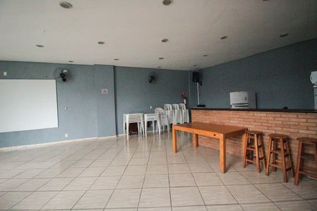 Apartamento para alugar com 56m², 2 quartos e 1 vaga Apartamento para alugar com 56m², 2 quartos e 1 vagaÁrea comum - Salão de festas