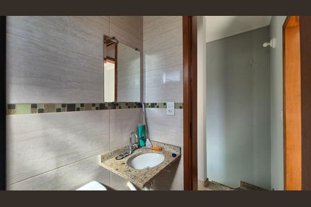 Banheiro  de casa para alugar com 2 quartos, 86m² em Jardim Santo Antônio, Santo André