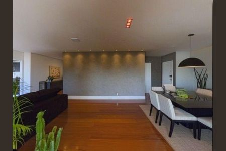 Apartamento à venda com 158m², 3 quartos e 3 vagas