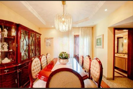 Casa de condomínio à venda com 450m², 4 quartos e 4 vagas