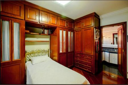 Casa de condomínio à venda com 450m², 4 quartos e 4 vagas