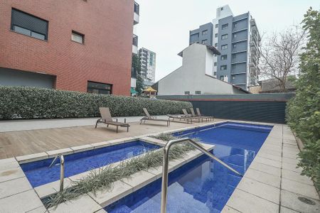 Apartamento à venda com 103m², 3 quartos e 2 vagas Apartamento à venda com 103m², 3 quartos e 2 vagasÁrea comum - Piscina