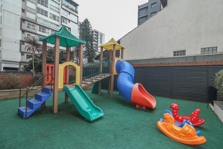 Apartamento à venda com 103m², 3 quartos e 2 vagas Apartamento à venda com 103m², 3 quartos e 2 vagasÁrea comum - Playground