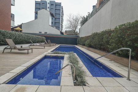 Apartamento à venda com 103m², 3 quartos e 2 vagas Apartamento à venda com 103m², 3 quartos e 2 vagasÁrea comum - Piscina