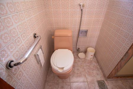 Casa à venda com 150m², 3 quartos e 4 vagas Casa à venda com 150m², 3 quartos e 4 vagasBanheiro 1