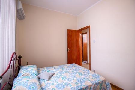 Casa à venda com 150m², 3 quartos e 4 vagas Casa à venda com 150m², 3 quartos e 4 vagasQuarto 2
