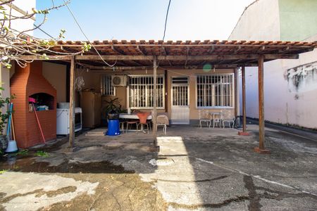 Casa à venda com 150m², 3 quartos e 4 vagas Casa à venda com 150m², 3 quartos e 4 vagasChurrasqueira