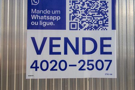 Casa à venda com 150m², 3 quartos e 4 vagas Casa à venda com 150m², 3 quartos e 4 vagasPlaca