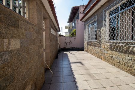 Casa à venda com 150m², 3 quartos e 4 vagas Casa à venda com 150m², 3 quartos e 4 vagasQuintal