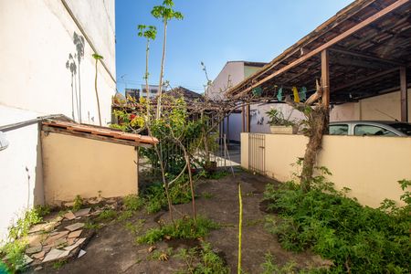 Casa à venda com 150m², 3 quartos e 4 vagas Casa à venda com 150m², 3 quartos e 4 vagasJardim