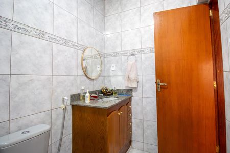 Casa à venda com 150m², 3 quartos e 4 vagas Casa à venda com 150m², 3 quartos e 4 vagasBanheiro 2