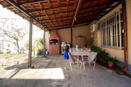 Casa à venda com 150m², 3 quartos e 4 vagas Casa à venda com 150m², 3 quartos e 4 vagasChurrasqueira