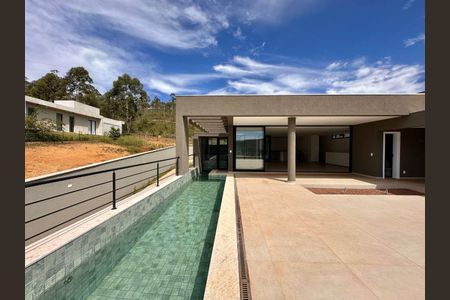 Casa à venda com 524m², 4 quartos e 3 vagas