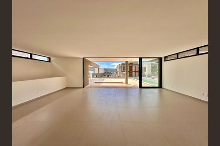 Casa à venda com 524m², 4 quartos e 3 vagas