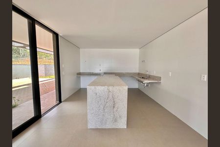 Casa à venda com 524m², 4 quartos e 3 vagas