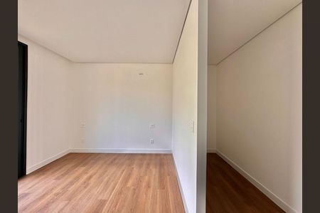 Casa à venda com 524m², 4 quartos e 3 vagas