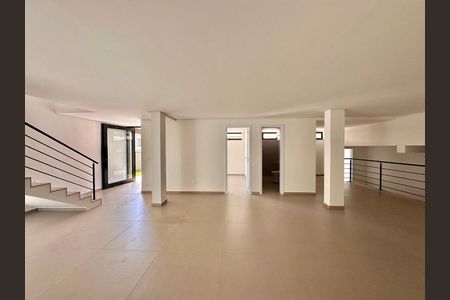 Casa à venda com 524m², 4 quartos e 3 vagas