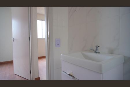 Banheiro  de apartamento para alugar com 2 quartos, 42m² em Sarandi, Porto Alegre