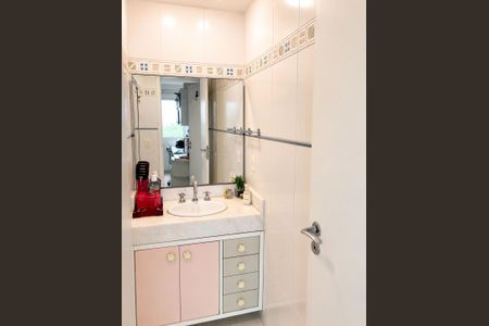 Banheiro de apartamento à venda com 4 quartos, 113m² em Barra da Tijuca, Rio de Janeiro