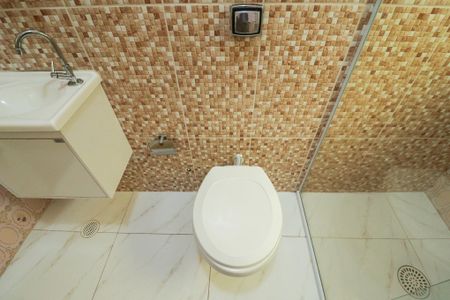 Banheiro de casa para alugar com 1 quarto, 48m² em Lauzane Paulista, São Paulo