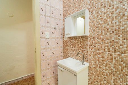 Casa para alugar com 48m², 1 quarto e sem vaga Casa para alugar com 48m², 1 quarto e sem vagaBanheiro