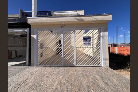 Casa para alugar com 66m², 2 quartos e 1 vaga Casa para alugar com 66m², 2 quartos e 1 vagaFachada