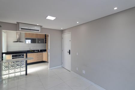 Sala de apartamento à venda com 3 quartos, 153m² em Vila Paiva, São Paulo