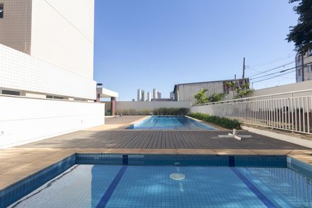 Apartamento à venda com 153m², 3 quartos e 3 vagas Apartamento à venda com 153m², 3 quartos e 3 vagasÁrea comum - Piscina