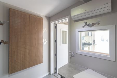 Apartamento à venda com 153m², 3 quartos e 3 vagas Apartamento à venda com 153m², 3 quartos e 3 vagasEscritório