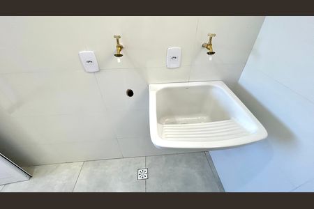 Casa para alugar com 66m², 2 quartos e 1 vaga Casa para alugar com 66m², 2 quartos e 1 vagaÁrea de Serviço
