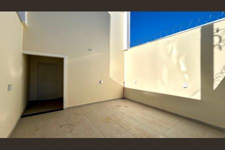 Garagem de casa para alugar com 2 quartos, 66m² em Jardim Adriana, Guarulhos