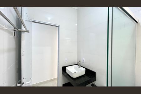 Casa para alugar com 66m², 2 quartos e 1 vaga Casa para alugar com 66m², 2 quartos e 1 vagaBanheiro