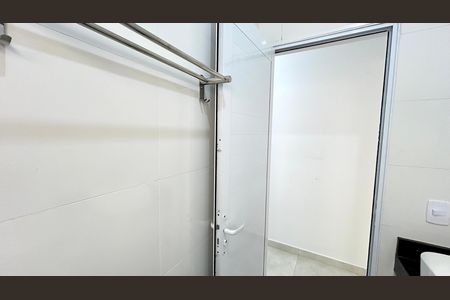 Banheiro de casa para alugar com 2 quartos, 66m² em Jardim Adriana, Guarulhos