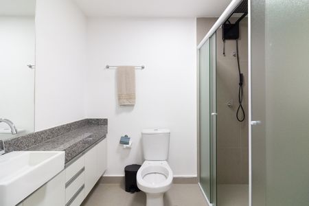 Banheiro de kitnet/studio para alugar com 1 quarto, 30m² em Butantã, São Paulo