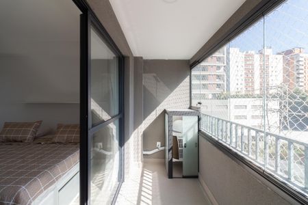 Varanda de kitnet/studio para alugar com 1 quarto, 30m² em Butantã, São Paulo